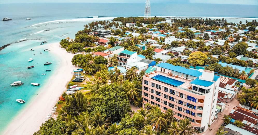 Island Hopping - Thulusdhoo & Hura